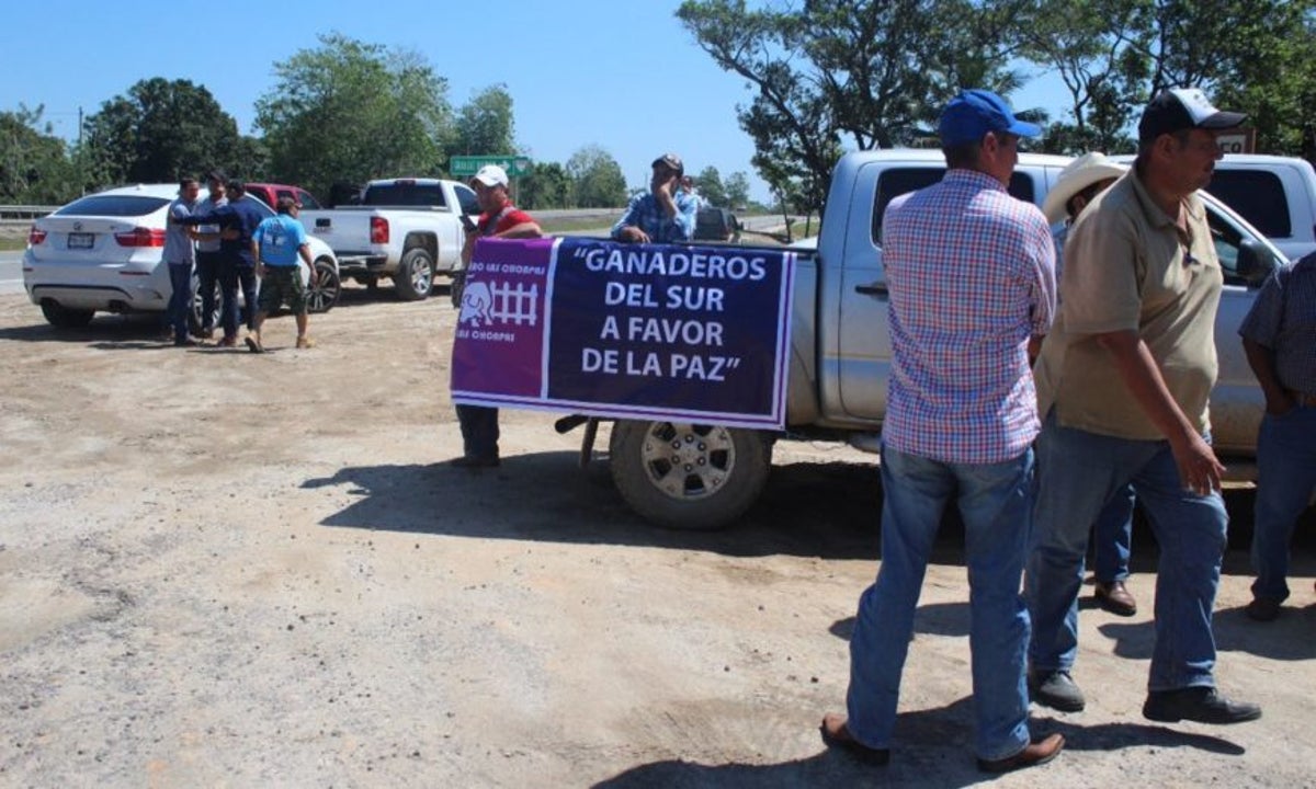 CRIADORES DE ganado y productores agrícolas del sur de Veracruz, advierten que se defenderán de criminales.