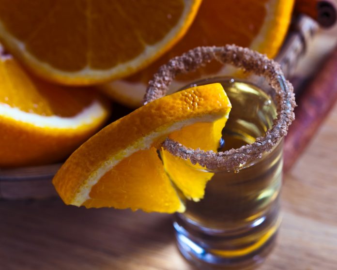 EL GUSTO por saborear el mezcal va en aumento.