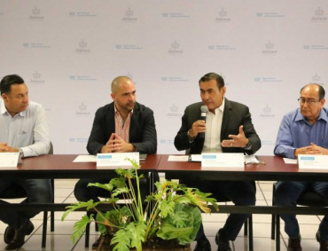 El alcalde de Tlajomulco anunció que la SADER apoyará a su municipio para terminar las obras del rastro municipal y sanear la laguna de Cajititlán.