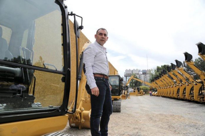 ESTE SÁBADO, el gobernador de Jalisco, Enrique Alfaro Ramírez y Alberto Esquer Gutiérrez, titular de la Secretaría de Agricultura y Desarrollo Rural estatal (SADER), presidirán el arranque del programa de maquinaria rural a municipios