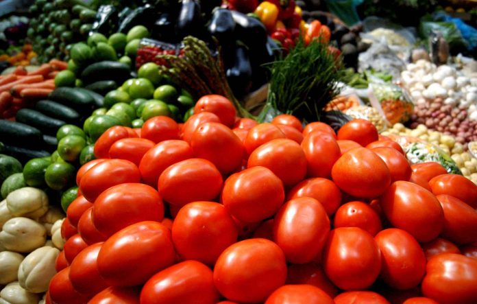 EL JITOMATE es uno de los productos agrícolas que más aumentaron de precio en octubre.