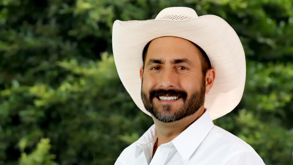 «MEDIDA POPULISTA VIOLA T-MEC»: GUILLERMO RON RAMOS
«La medida de gravar con 50% la exportación de maíz blanco es, en el fondo, una medida cirquera, electorera, ya que la producción de maíz en México es de unos 27 millones de toneladas de maíz, 25 de ellas de maíz blanco, decisión que además viola el T-MEC: Guillermo Ron Ramos, diputado local por Jalisco.